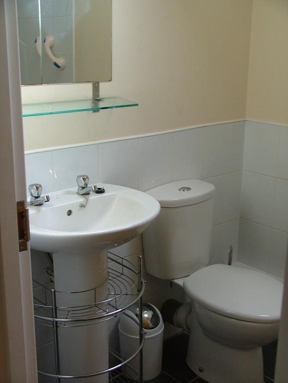 8 Varis Apartments Форрес Экстерьер фото