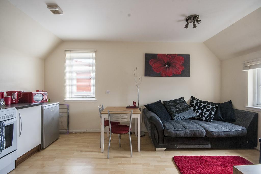 8 Varis Apartments Форрес Экстерьер фото