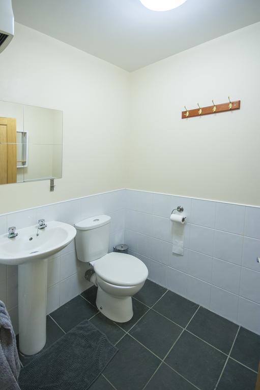 8 Varis Apartments Форрес Экстерьер фото
